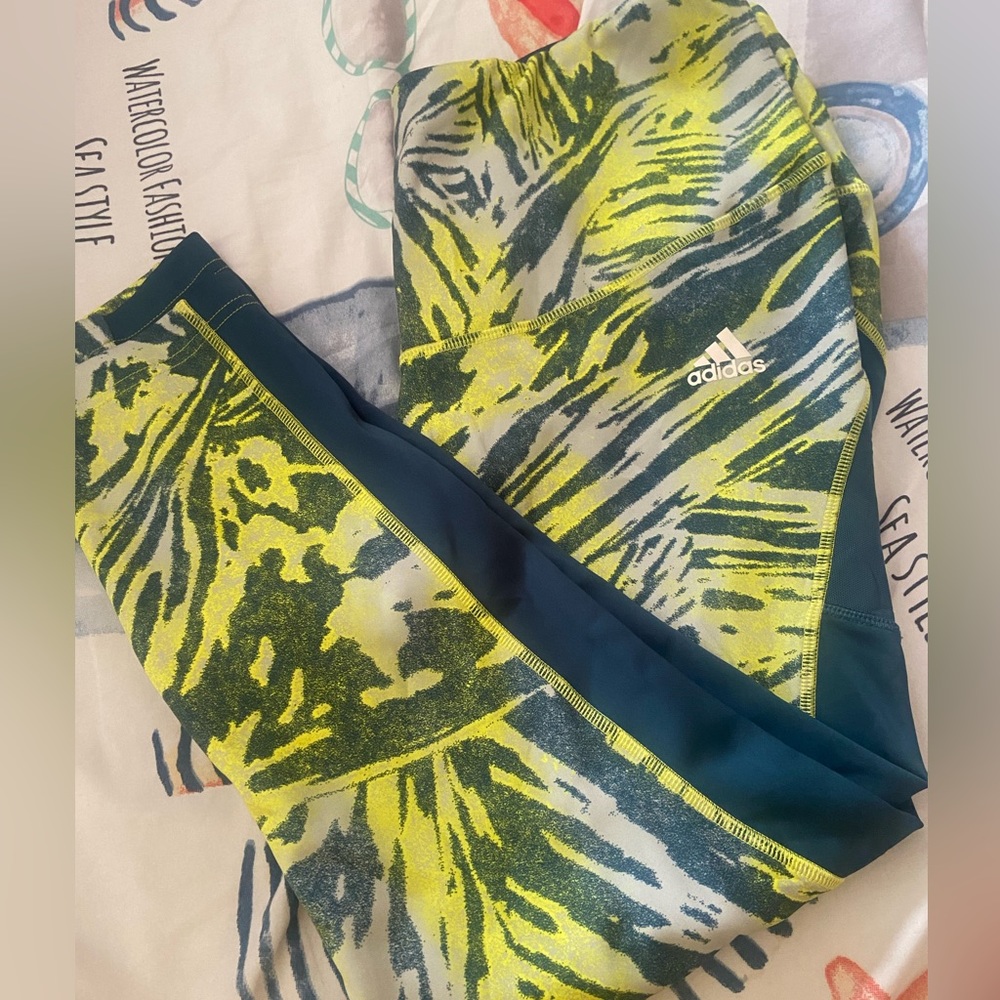 Woman’s Adidas leggings